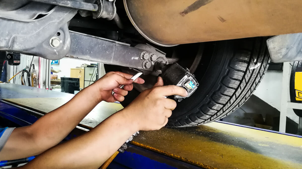 Camber adjustment